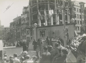 Un momento de la misa de campaña celebrada en el Paseo de José Antonio, con...
