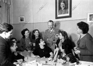 Niños Españoles Enviados A Rusia por los Republicanos durante la Guerra y...