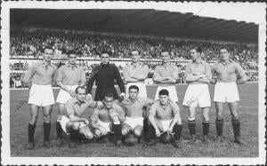 Equipo del real Oviedo durante el partido de liga contra el real Madrid, en...