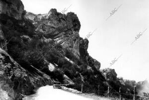 Puerto de Lizarraga (Navarra), donde se Observan las Peñas Características de...