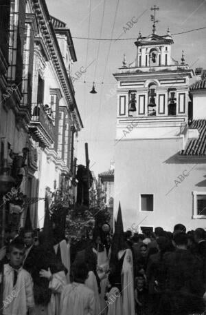 La cofradía de las Penas (de san Roque) en la calle Santiago