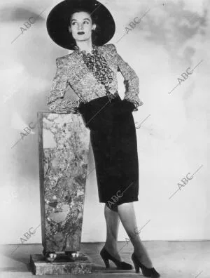 La moda en Estados Unidos: en la Imagen, camisa y falda de 1945