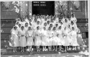 Enfermeras de la Cruz Roja, en el madrileño hospital de San José y Santa Adela