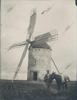 Un molino de viento en ciudad real