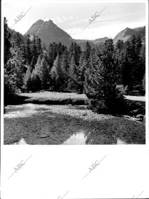 Maravilloso paisaje de Aigüestortes en la Cuenca del san Nicolau entre Bohi y...