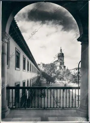 Aspecto de un ángulo de la plaza de Guadix