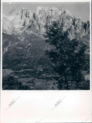 Torres de Aristas y Bermeja del macizo occidental de los Picos de Europa