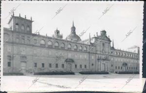 Fachada principal del colegio de nuestra Señora de la Antigua de Monforte de...