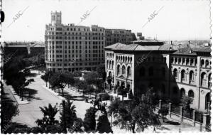 plaza de don Basilio paraíso y facultad de medicina hacia 1950