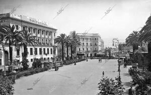 El edificio del Banco de España fue construido entre 1935 y 1938 bajo la...