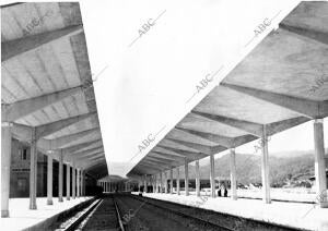 Orense , Andenes de la nueva Estacion Inaugurada por Franco - 1952