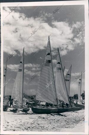 Foto tomada durante el campeonato de vela en 1954