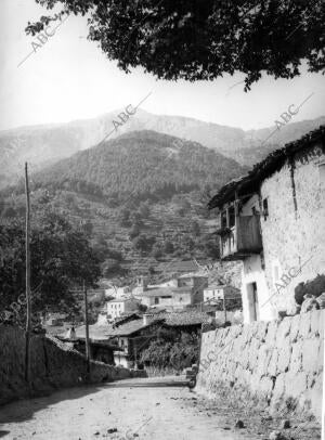 Pintoresco pueblo Serrano de Mijares, cerca de Arenas de san Pedro, en la...