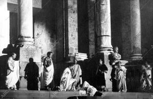 Un aspecto del Teatro Romano emeritense, durante la representación del «Julio...