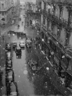 un aspecto de la calle de Peligros y su confluencia con la gran Vía (entonces...