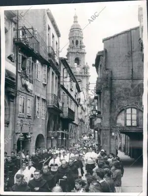 Procesión del patronato en la rúa del Villar, Santiago de Compostela