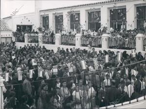 Inauguración de la Escuela-Hogar, un convento y una iglesia en el pueblo de las...