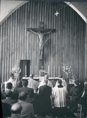 Inauguración de la Escuela-Hogar, un convento y una iglesia en el pueblo de las...