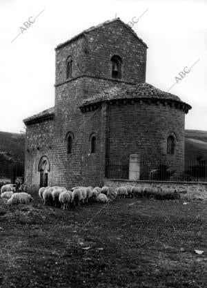 Ermita Románica de Navascues en Salazar (Navarra)