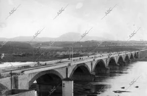 Nuevo puente sobre el río Guadiana A su paso por esta ciudad que ha Sido...