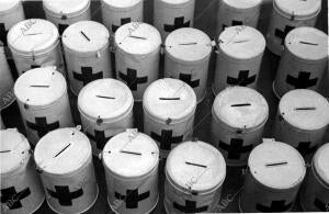 Huchas de la cruz Roja, donde se Recauda dinero por las Calles durante la fiesta...