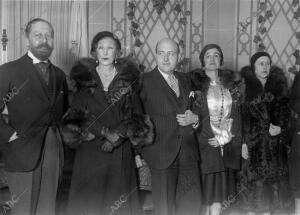 José María Segarra Aparece en esta fotografía Obtenida con ocasión de una de sus...