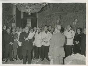 Francisco Franco recibe en audiencia a la Comisión del Servicio Nacional de...