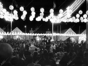 Bailarines en la Feria internacional del campo con motivo del día de Sevilla