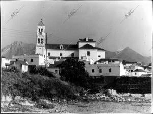 Vista de Marbella con su iglesia al Fondo