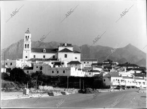 Vista de Marbella con su iglesia al Fondo