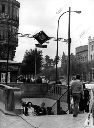 Entrada al <strong>metro</strong> cuatro Caminos