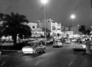 Una de las Calles de el pueblo de Torremolinos en plena Noche (Málaga)