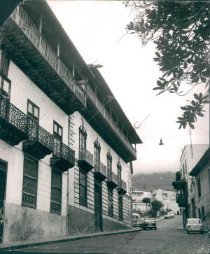 Vista de una calle de la Orotava (Tenerife)