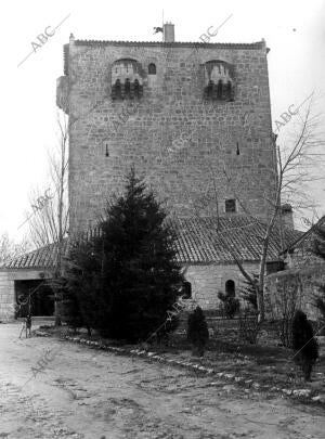 Torreón de los Condes de Puñoenrostro en el pueblo Valdeprados (Segovia)