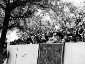 Una de las Tribunas en el desfile de la victoria de 1970