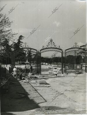 Los jardines Sabatini del Palacio de Oriente están sufriendo obras de reparación...