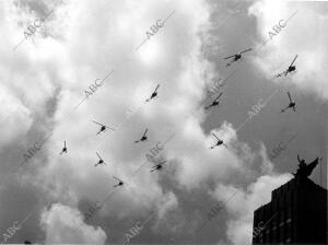 Exhibición de los Helicópteros en el desfile de la victoria de 1973