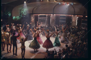 San Sebastián, agosto de 1973. Bailarines en una sala de fiesta