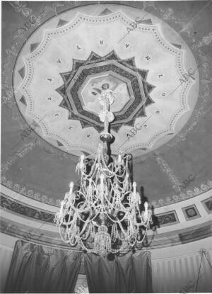 Una de las Valiosas Lámparas que guarda el Palacete