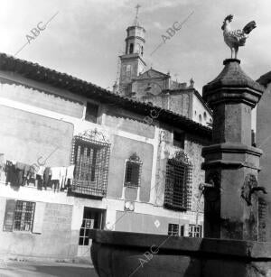 Monumento al gallo de Orihuela del Tremedal (Teruel)