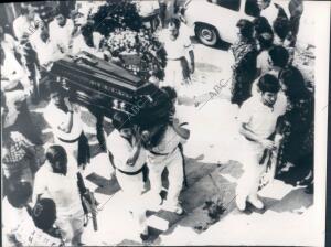 En la imagen, el entierro del mozo en su pueblo natal, Arazuri