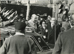 Al finalizar el funeral celebrado en la iglesia de San Francisco de Borja por el...