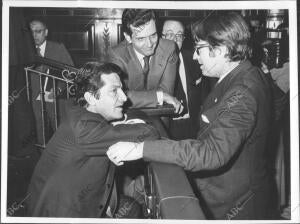 Adolfo Suárez, Joaquin Garrigues Walker y Rafael Arias Salgado Conversan en el...