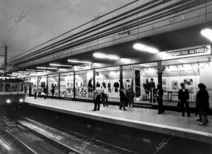 Exposición en el <strong>metro</strong> en la estación del Retiro