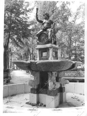 Fuente de Baco en los Jardines del palacio real de Aranjuez, Madrid
