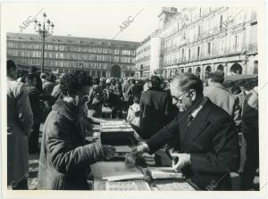 Venta de sellos en la Plaza Mayor