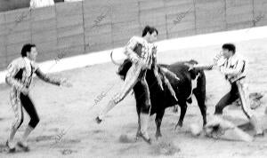 Momento de la mortal cornada de Yiyo en Colmenar viejo el 30 de agosto de 1985