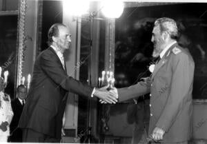 En la Imagen, Saludando al Rey don Juan Carlos