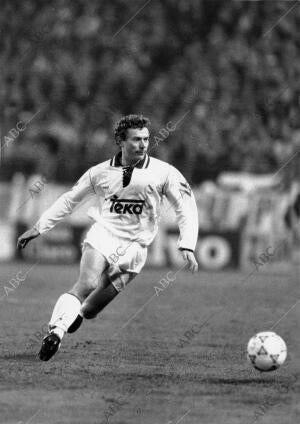 Butragueño en un <strong>real</strong> <strong>Madrid</strong> - logroñés de la temporada 1992-93
