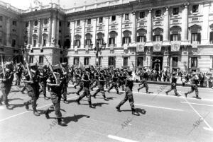 Desfile del día de las Fuerzas Armadas de 1993, en Madrid, Presidido por sus...